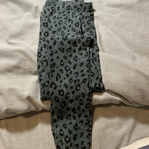 Gray Leopard Print Leggings - Picture 1 of 2